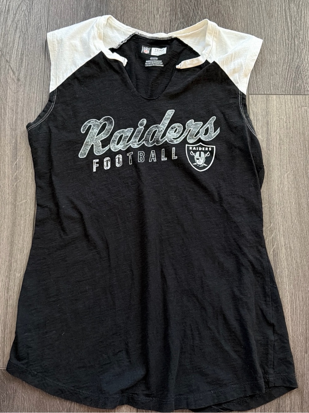 Raiders womens NFL Black & White Sleeveless Football Tee M